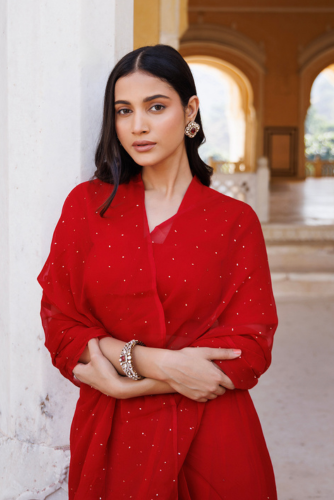 Style Guide: How to Drape a Saree Like a Modern-Day Maharani