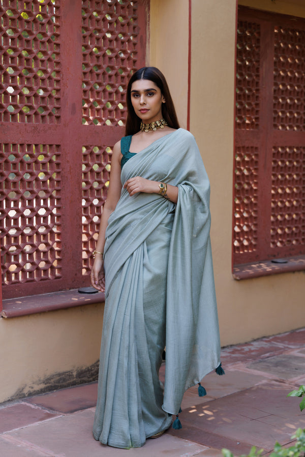 Green Solid Textured Silk Saree