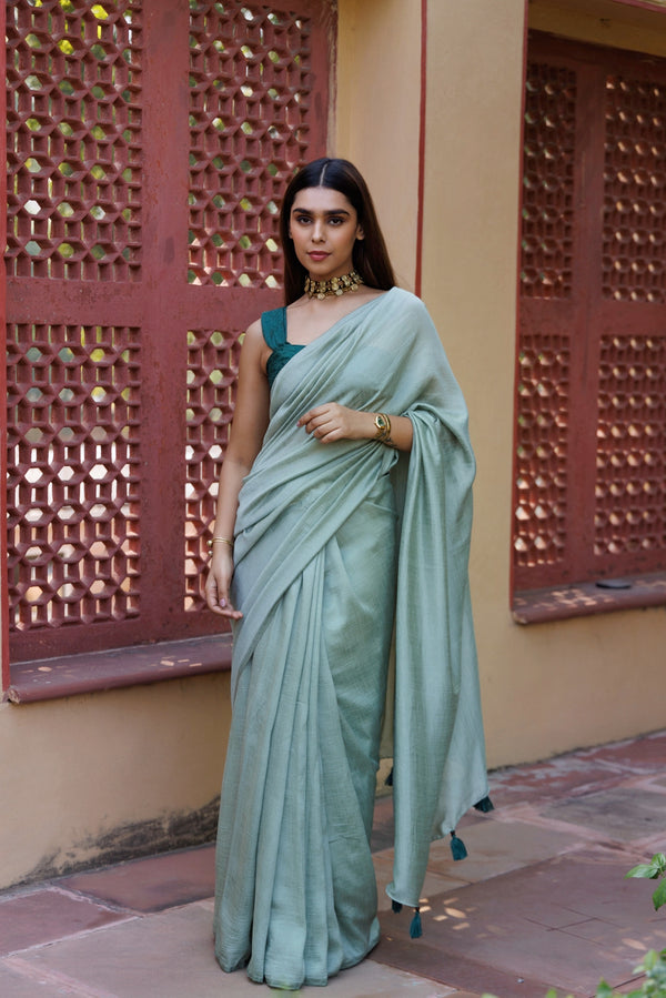 Green Solid Textured Silk Saree