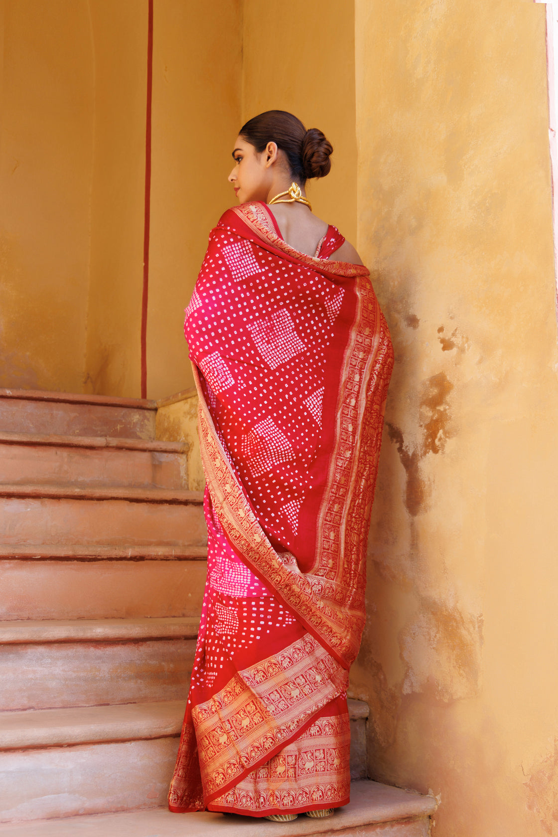 Red-Pink Handwoven Bandhani Pure Silk Saree