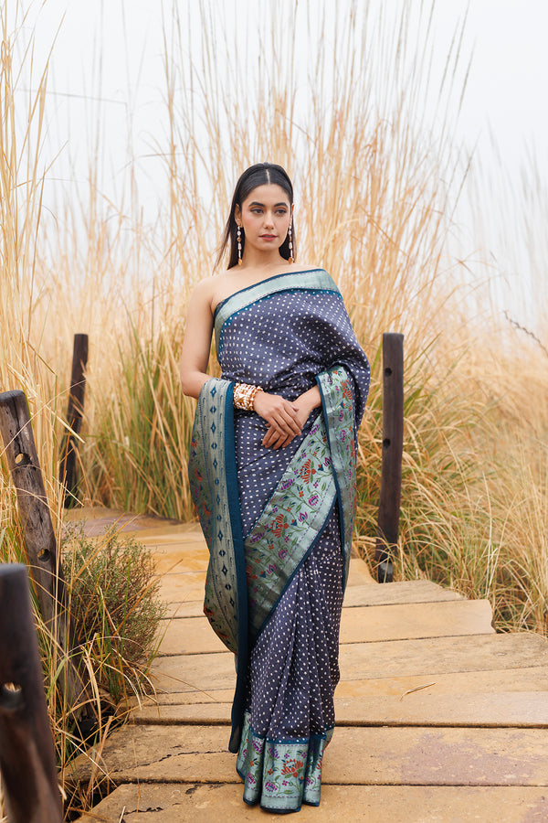 Grey Hand Woven Bandhani Saree