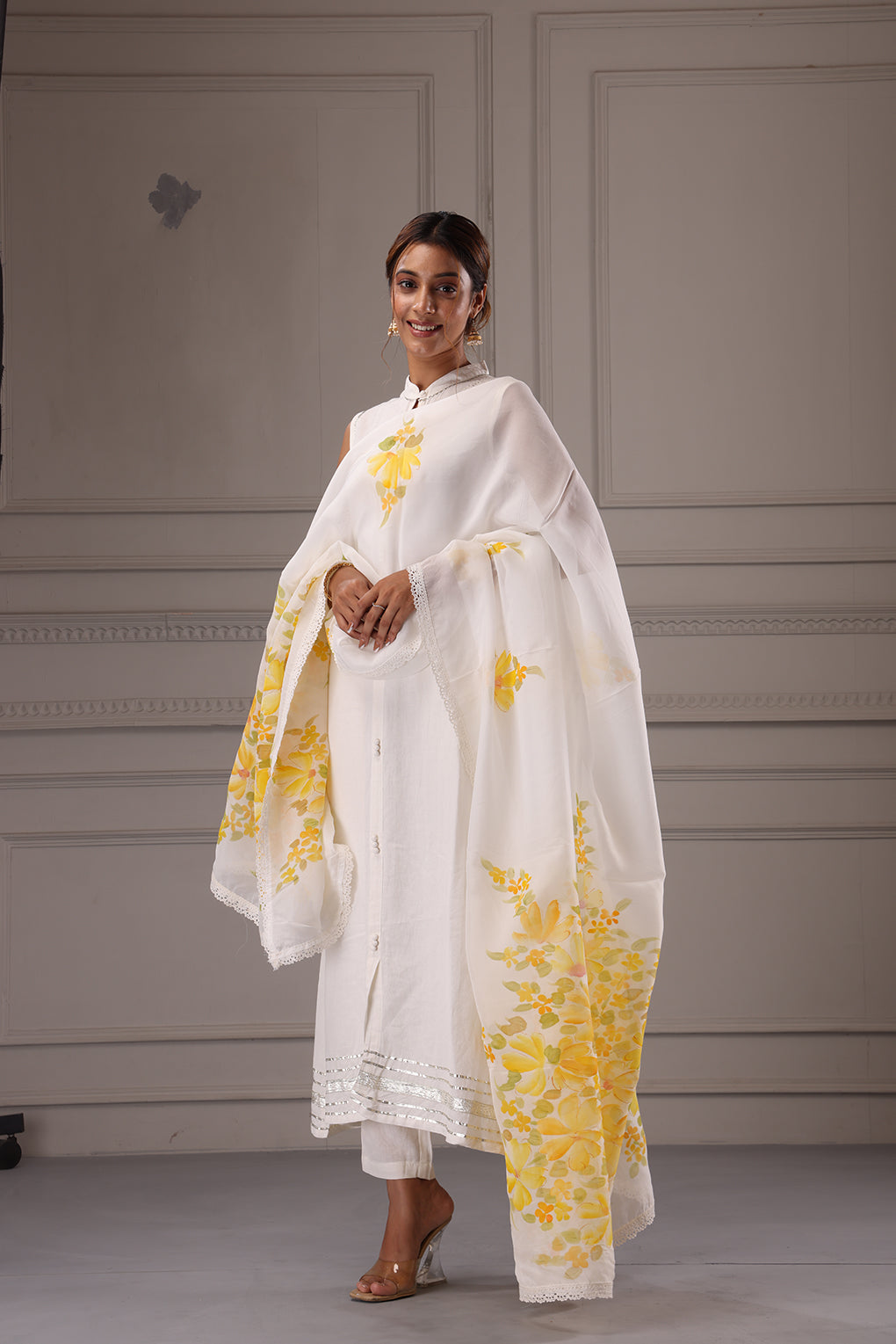 Off-White Hand Painted Organza Dupatta With Crochet Lace