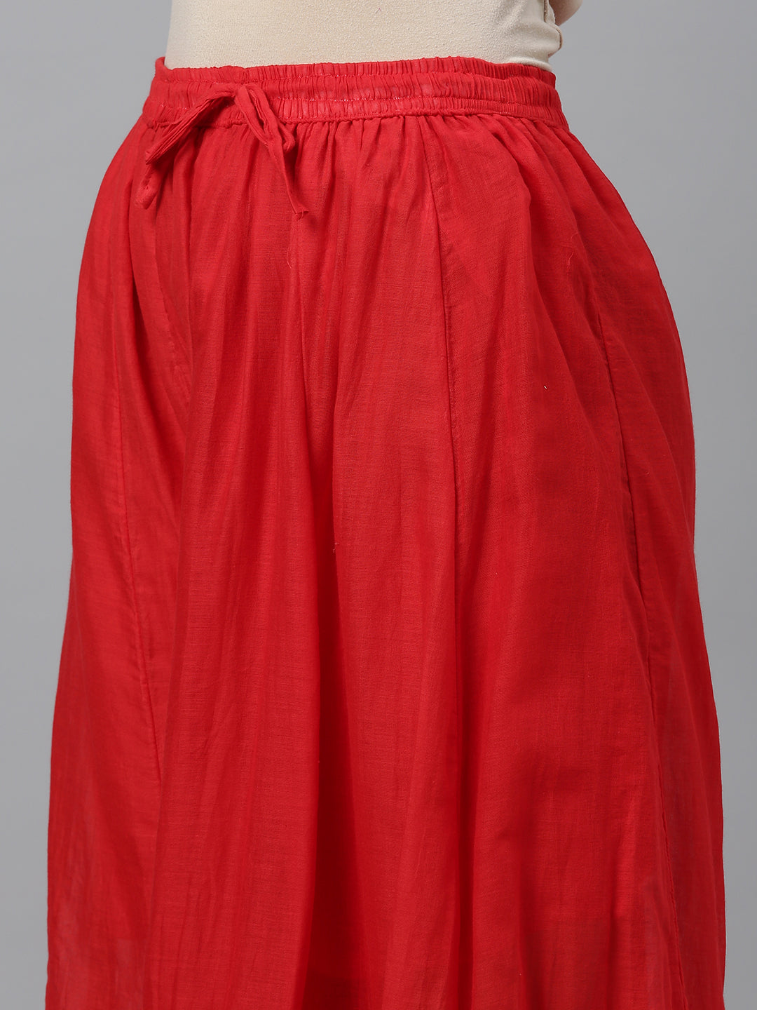 Beige Handcrafted Chanderi Kurta With Red Skirt & Bandhani Dupatta