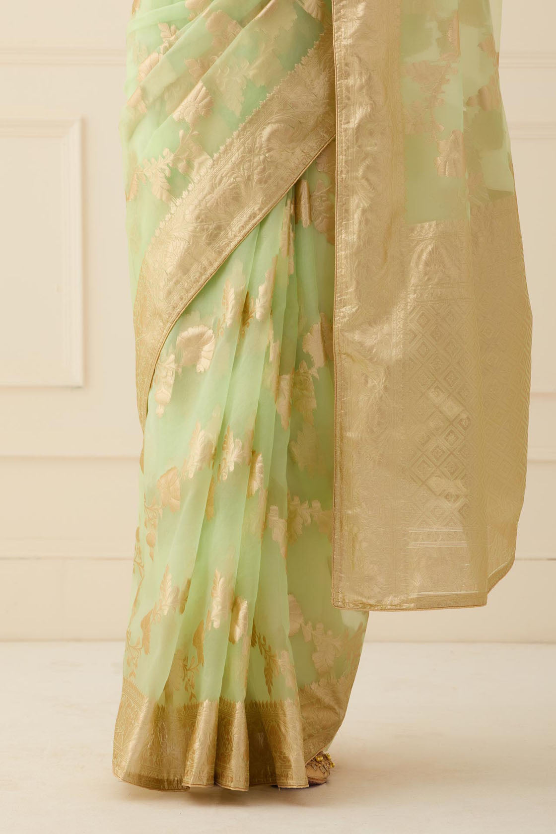 Green Floral Hand Woven Zari Work Organza Saree