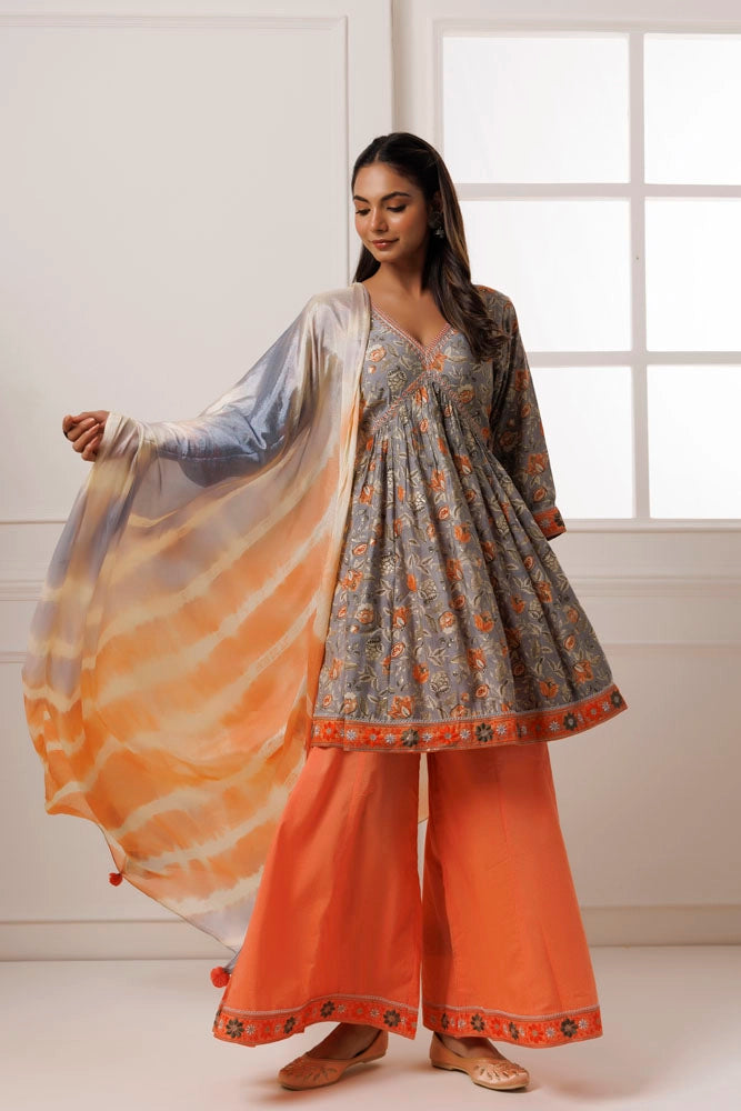 Grey-Peach Printed Kurta Set With Chiffon Leheriya Dupatta